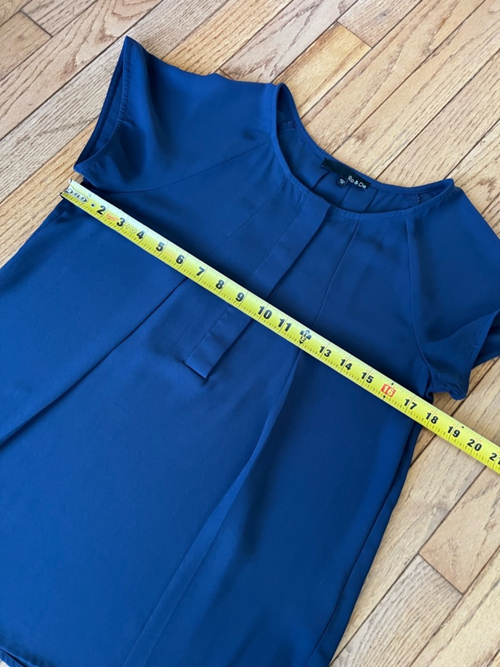 Ro & De Navy Short-Sleeve Pleated Blouse XS - Picture 8 of 9